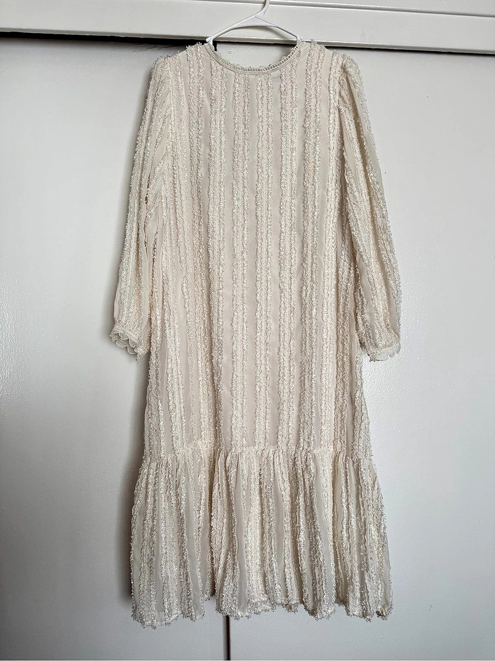 Dazy Lace Trim Midi Dress in Cream Size Medium Like New